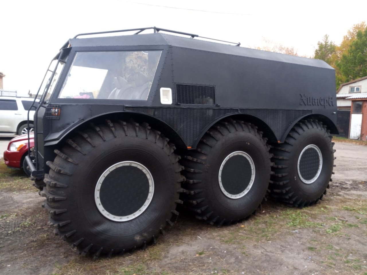 Омские умельцы испытали снегоболотоход с двигателем от «Лексуса»