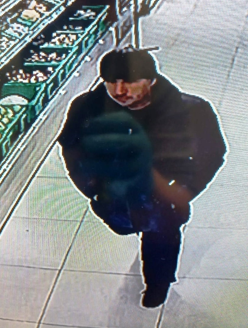 В Омске разыскивают мужчину после угрозы убийством в магазине В Омске разыскивают мужчину после угрозы убийством в магазине