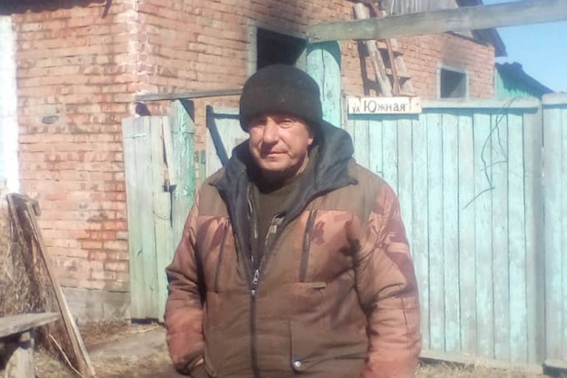 Житель Омской области спас из огня слепую женщину и ее горящего мужа Житель Омской области спас из огня слепую женщину и ее горящего мужа