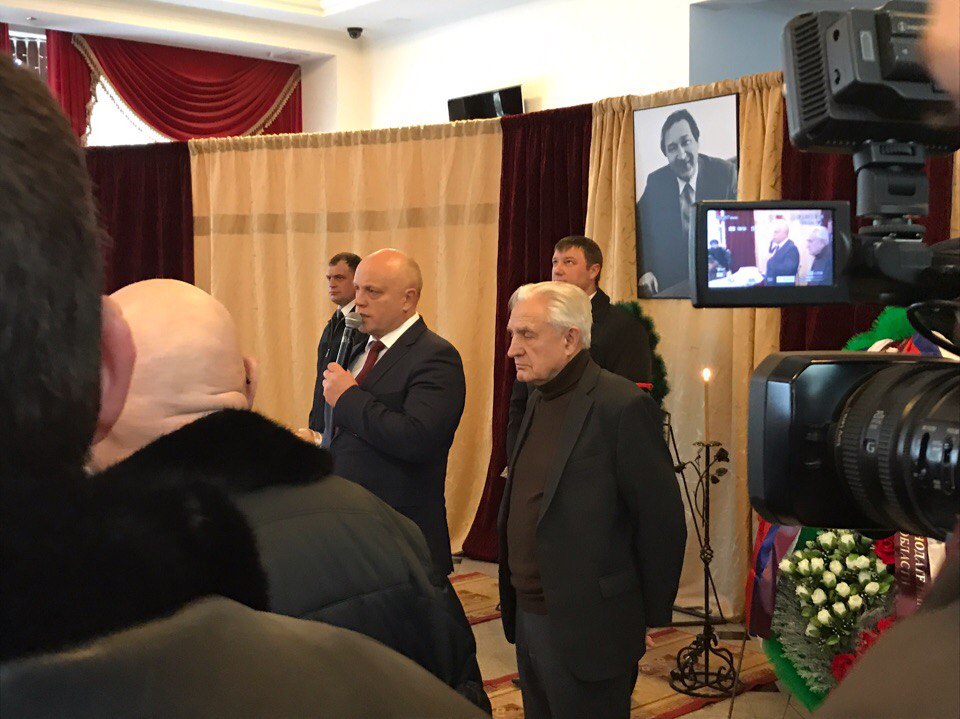 В Омске прощаются с Юрием Глебовым