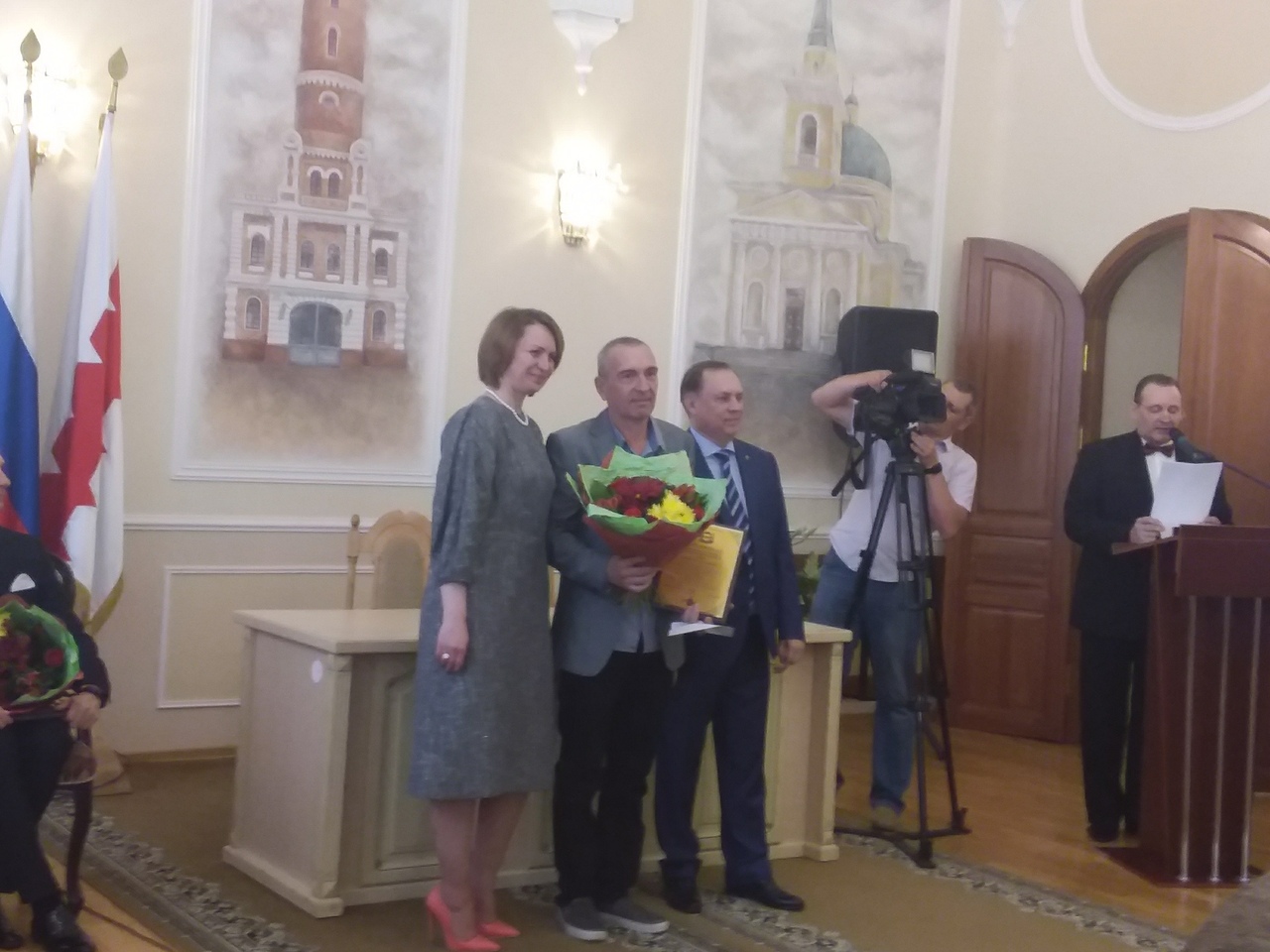 Экс-директор Омского музтеатра Ротберг растрогал до слез первых лиц города