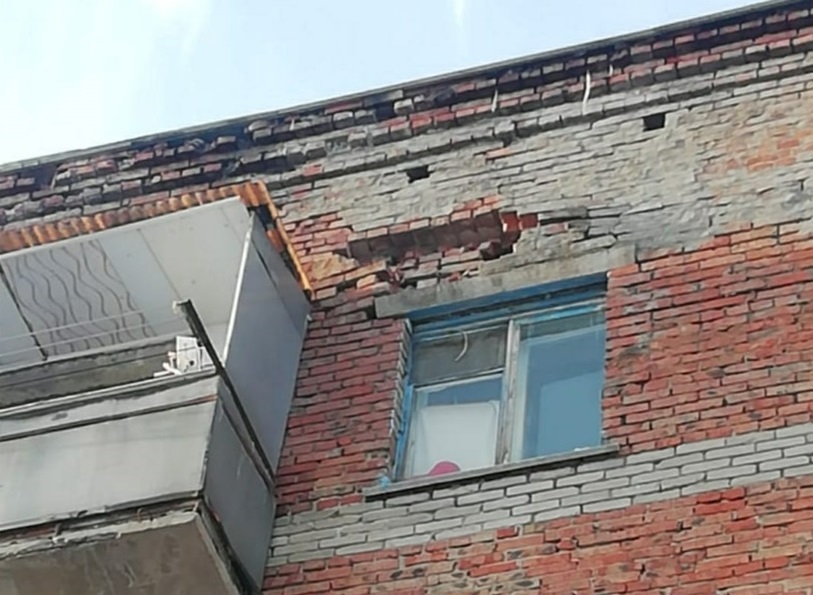 Омич показал ужасы рассыпающейся пятиэтажки Омич показал ужасы рассыпающейся пятиэтажки