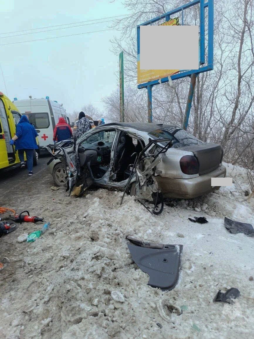 Появились фото с места жесткого ДТП с пострадавшими на Красноярском тракте в Омске Появились фото с места жесткого ДТП с пострадавшими на Красноярском тракте в Омске