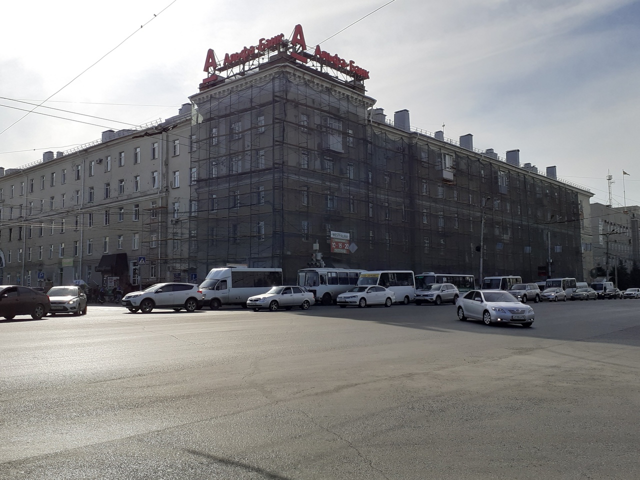 Фасады по «гостевому маршруту» в Омске из-за спешки сделают только с «парадной» стороны
