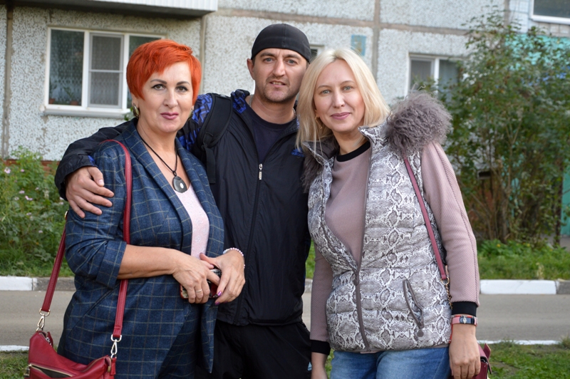 Инна Гомолко подарила на юбилей двора детскую площадку