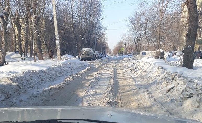 «За зиму видели трактор один раз»: омичи жалуются на колеи в разных районах города «За зиму видели трактор один раз»: омичи жалуются на колеи в разных районах города