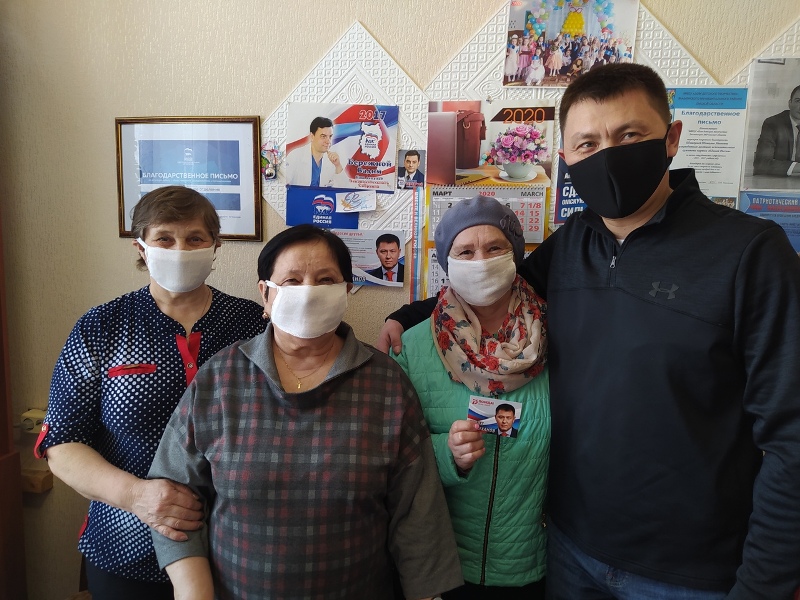 Региональная автономия татар Омской области вручила продуктовые наборы жителям северных районов Региональная автономия татар Омской области вручила продуктовые наборы жителям северных районов