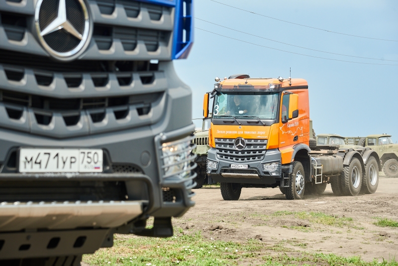 В Омске прошел уникальный тест-драйв новых грузовиков Mercedes-Benz В Омске прошел уникальный тест-драйв новых грузовиков Mercedes-Benz