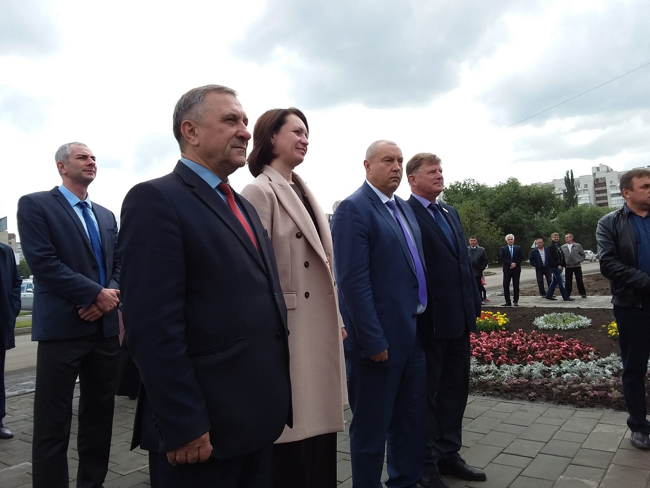 На открытии бульвара Мартынова в Омске Фадину и Фролова накормили тортом