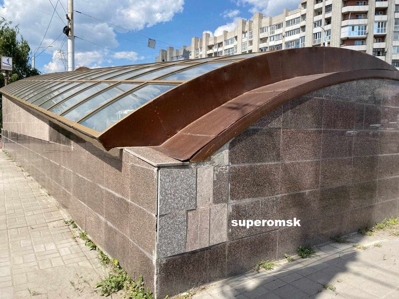 Омскую станцию метро ремонтируют чем придется Омскую станцию метро ремонтируют чем придется