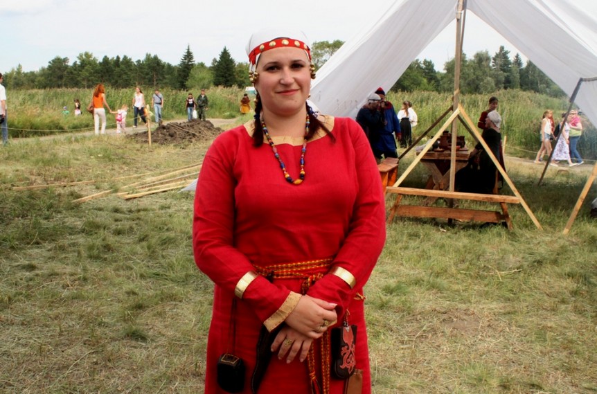 Воины Древней Руси разбили лагерь в парке Победы Воины Древней Руси разбили лагерь в парке Победы