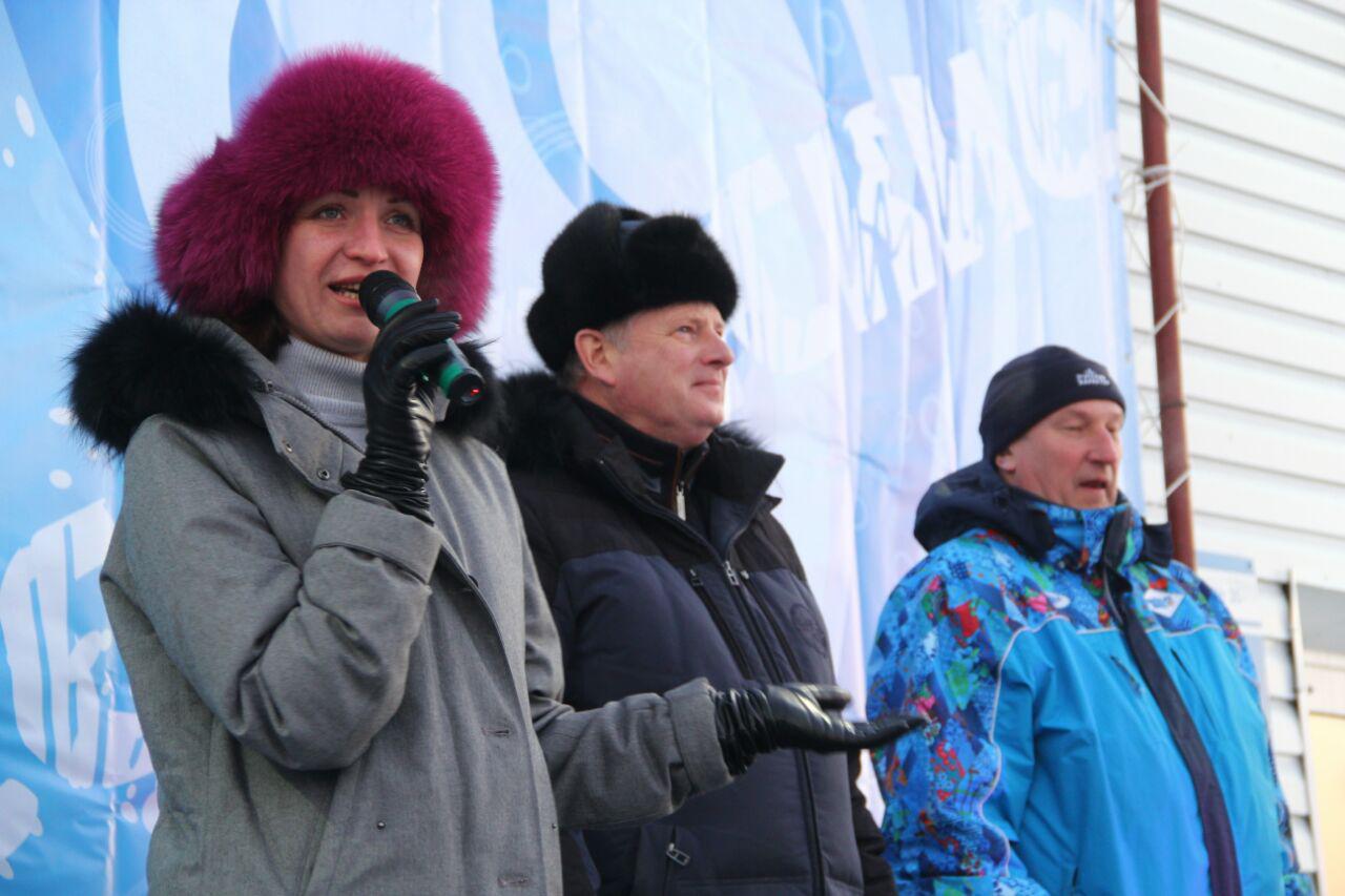 Фадина вышла на лед вместе с Расиным и Корбутом Фадина вышла на лед вместе с Расиным и Корбутом