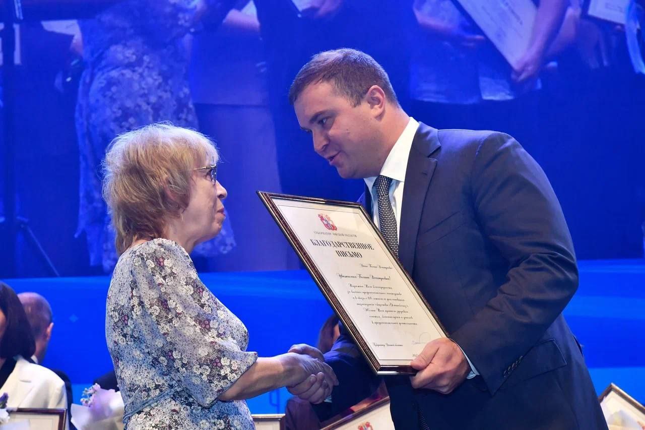 Виталий Хоценко наградил отличников «Омскоблгаза» Виталий Хоценко наградил отличников «Омскоблгаза»