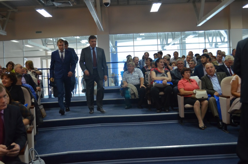 Омские единороссы переняли моду на галстуки у Путина