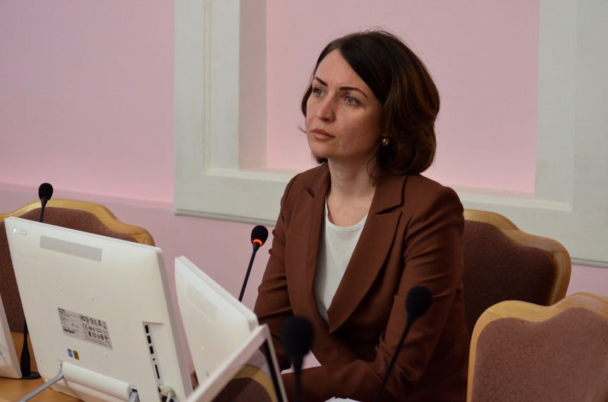 Выборы мэра Омска: Этюд в коричневых тонах