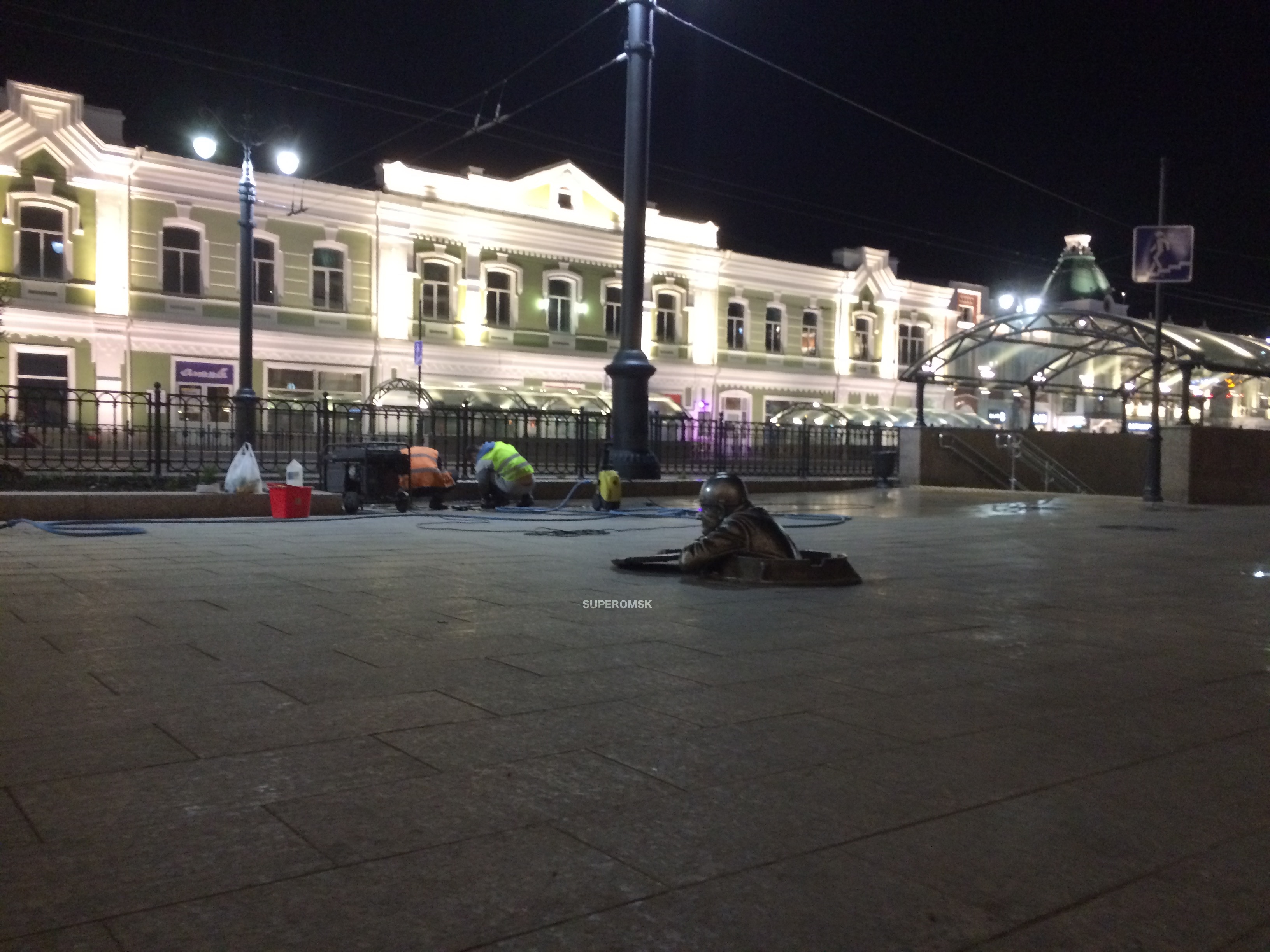 Перед визитом Миллера в Омске ночью намывали улицу Ленина