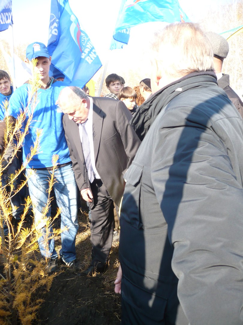 В Азово увольняют смотрителей полежаевского парка В Азово увольняют смотрителей полежаевского парка