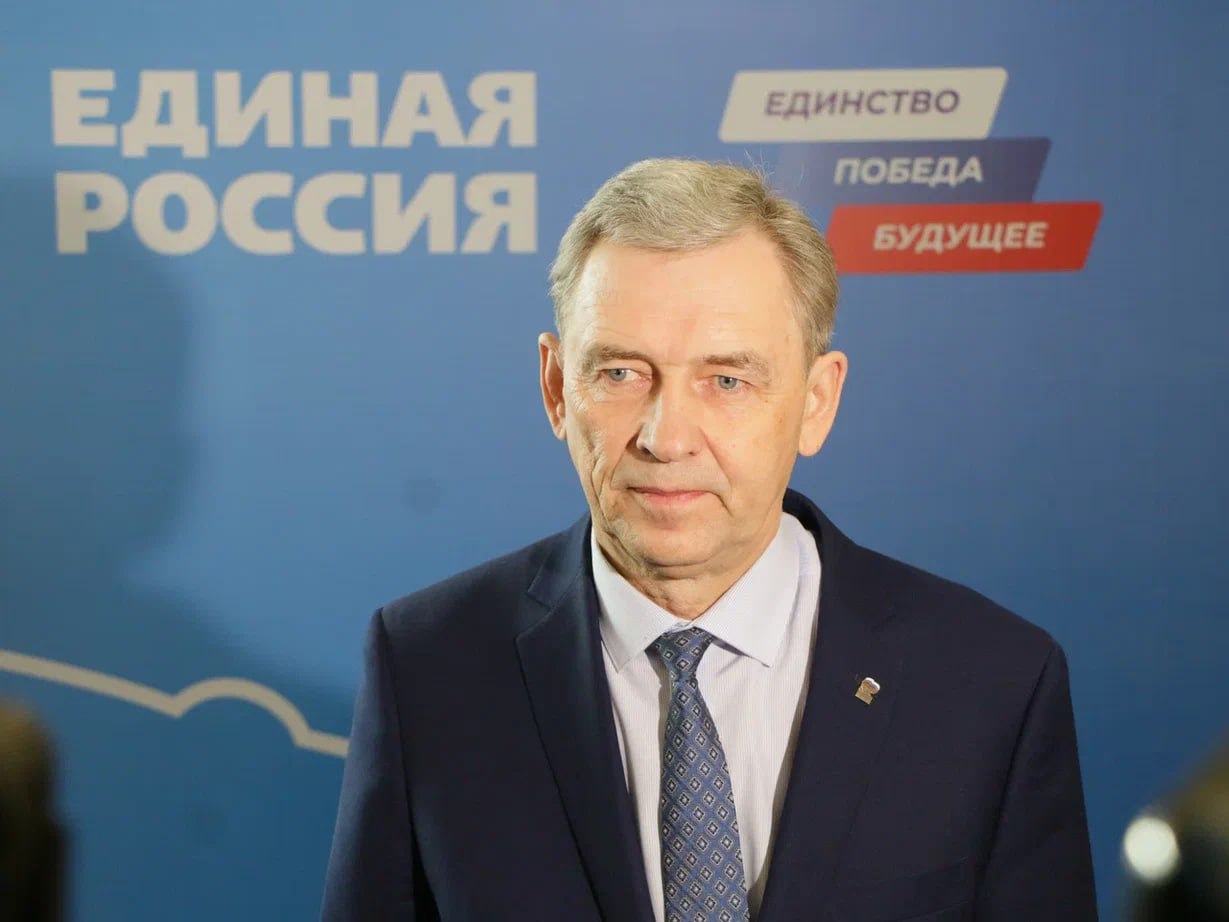 В Омске сторонники «Единой России» организовали форум-концерт «Вместе! За Россию» В Омске сторонники «Единой России» организовали форум-концерт «Вместе! За Россию»