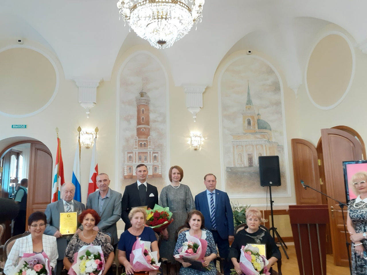 Экс-директор Омского музтеатра Ротберг растрогал до слез первых лиц города
