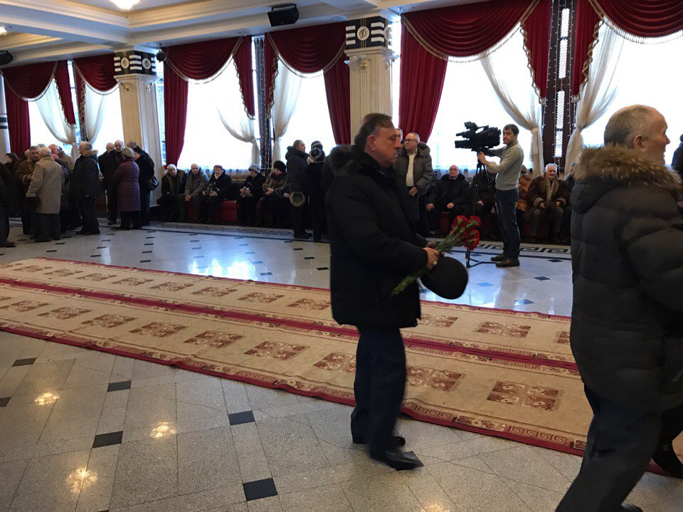 В Омске прощаются с Юрием Глебовым