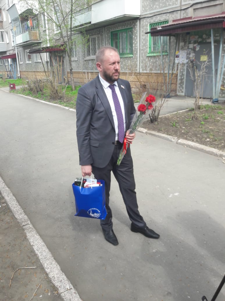 «Мы ждали эту победу»: Ткачук поздравил омичек-ветеранов «Мы ждали эту победу»: Ткачук поздравил омичек-ветеранов